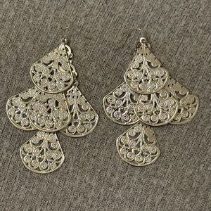 Vintage silver tone filigree teardrop layered dangle earrings